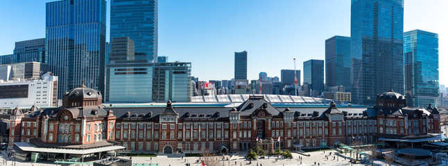 (東京都ｰ風景パノラマ)東京駅と駅前広場の風景２