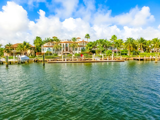 Fototapeta na wymiar Luxury mansion in exclusive part of Fort Lauderdale