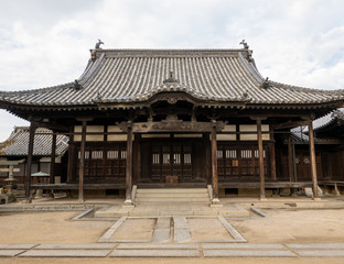 Fototapeta na wymiar 観龍寺の本堂
