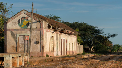 Fototapeta na wymiar dilapidated historic cuban train station, cuba