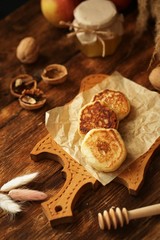 cheese table rustic traditional cheesecakes