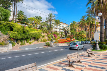 Obraz premium Colorful coastal street and road in San Remo. Liguria, Italia