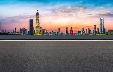 Obraz premium Urban road and Shenzhen architecture landscape skyline..