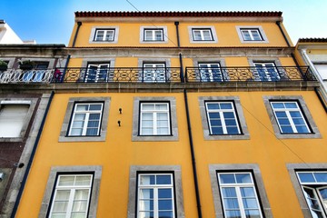 Fototapeta premium Old colorful tiled facades in Porto city