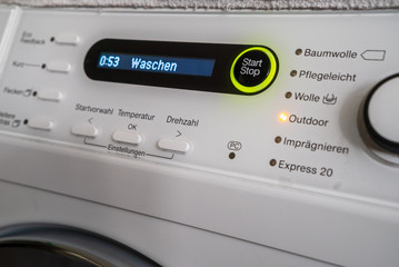 Display an laufender Waschmaschine mit Einstellung Outdoor