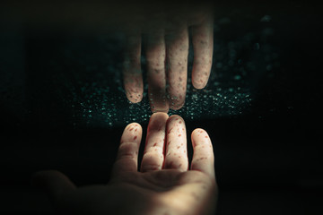 hand reflection, self reflection 