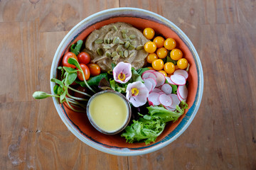 Green Organic Salads from the Farm