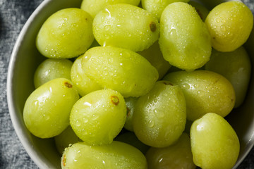 Organic Raw Green Grapes