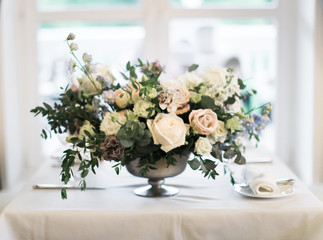  stunning wedding bouquet in delicate colors