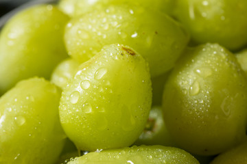 Organic Raw Green Grapes