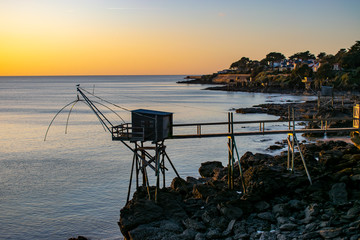 coucher de soleil sur l'océan pêcherie pêche au carrelet côte de jade pornic loire atlantique france 