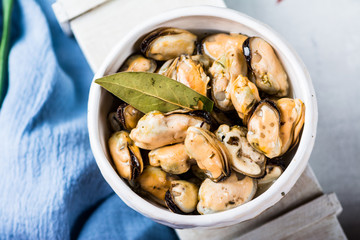 Mussels, molluscs, seaweed, sea plants, mussel meat, healthy food, seafood, gourmet food, Mediterranean cuisine, delicious dish