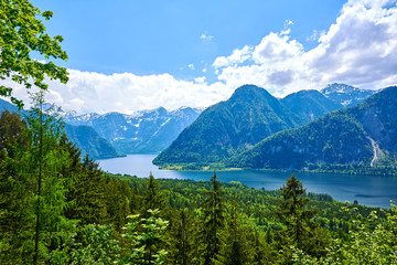 Fototapeta na wymiar Beautiful summer landscape of Hallstatter lake in Austrian Alps. Salzkammergut region, Austria