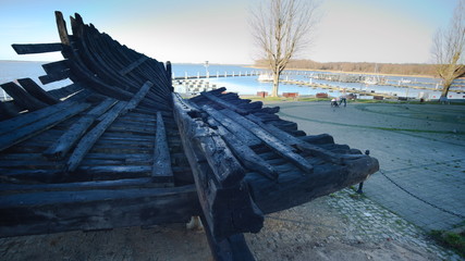 Kamien Pomorski, wreck of an old antique boat. - obrazy, fototapety, plakaty