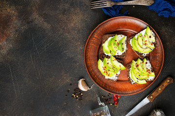 bread with avocado