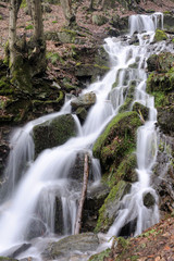 Fototapeta na wymiar Wasserfall im Tal der Wupper