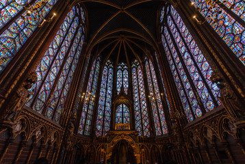 Fototapeta na wymiar Nice views of the interior of a church in Paris