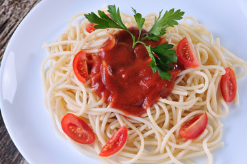 Spaghetti with tomato sauce