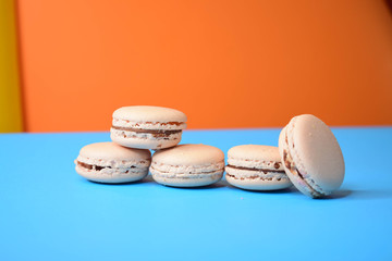 COLORED MACARONES