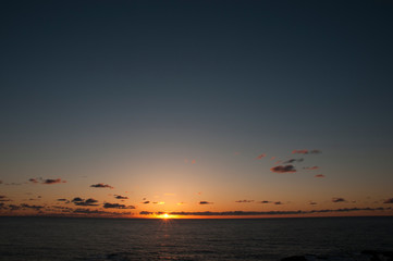 Fototapeta na wymiar 静かな海の美しい夕焼空