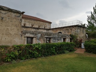 Fototapeta na wymiar ruinas de convento en antiguo guatemala