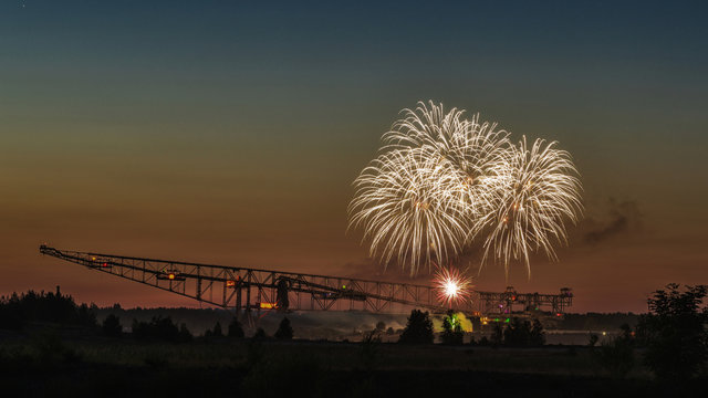 Feuerwerk an einem Besucherbergwerk 