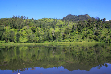 Bandung, Indonesia, Aug 06, 2014. Scorching heat in the region around Lake Cisanti is green and lush.