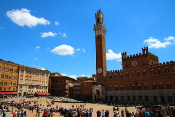 Fototapeta na wymiar Piazza del Campo-Siena Italien