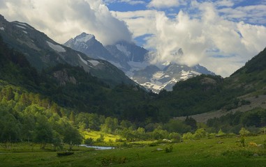 Fototapeta premium Clouds in mountains