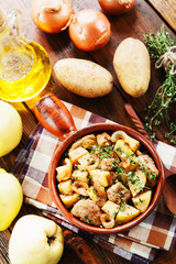 Meat baked with quince and vegetables
