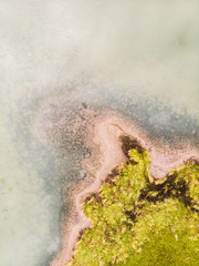 vue aérienne d'un lagon