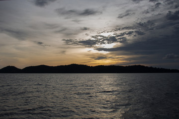 Obraz premium Beautiful Beach with Island Background at Sunrise Ko Samet, Thailand