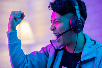 cyber sport gamer playing game © ryanking999