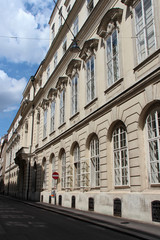 Fototapeta na wymiar baroque building in vienna (austria) 