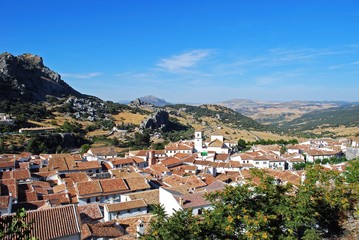 Fototapeta na wymiar Elevated view of the town and surrounding countryside, Grazalema, Spain.