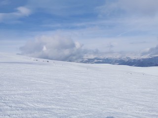Fototapeta na wymiar Skiing in the mountains