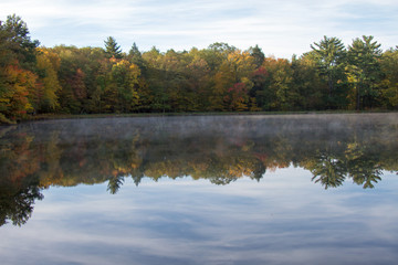 Fototapeta na wymiar Foggy morning on Bushkill Lake, Bushkill, PA
