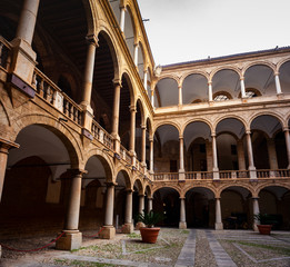 Fototapeta na wymiar Internal collonade Royal chapel of the Norman palace in Palermo