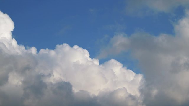 Time lapse video of changing cloudscape in 4K