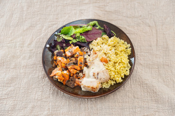 chicken peas, carrots, mushrooms and sauce