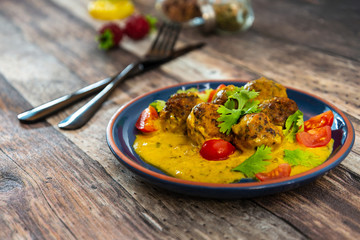 6 vegetable balls and quinoa , curry coconut cream