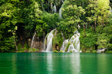 Fototapeta na wymiar Lakes and waterfall National Park, Croatia