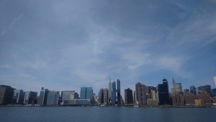 Fototapeta na wymiar The Midtown Manhattan Skyline from the East River 