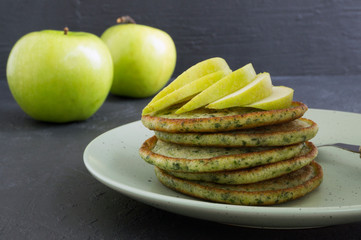 vegetarian green pancakes with Apple.