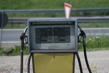 zapfsäule an einer tankstelle