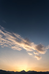 夕暮れの空のパノラマ