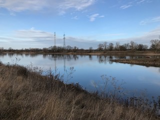 Saale-Mündung in die Elbe bei Barby (Sachsen-Anhalt)