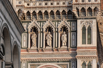 Fototapeta na wymiar Facade of the Florence Cathedral with Giotto's bell tower