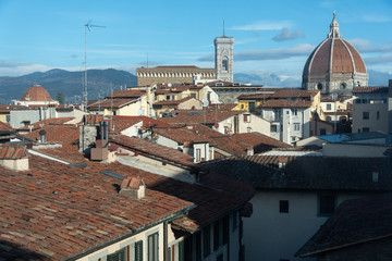 Fototapeta na wymiar panorama of Florence from above with view of the cathedral