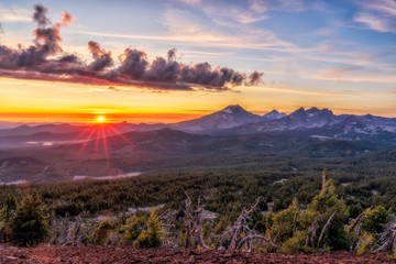 Naklejka na ściany i meble Tumalo Mountain Sunset - Three Sisters Wilderness